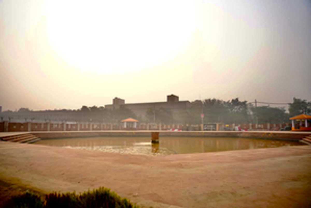 भाजपा ने दिल्ली और पंजाब में छठ पूजा की व्यवस्था को लेकर आप सरकार पर उठाए सवाल